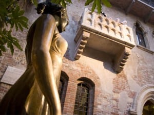 Verona abriga Casa de Julieta, o grande amor de Romeu