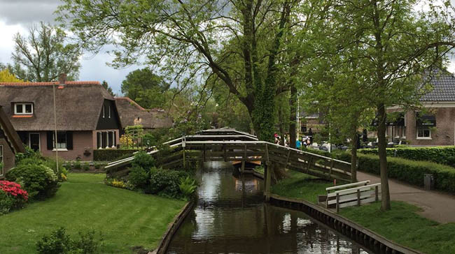 Conheça Giethoorn, a charmosa “Veneza” dentro da Holanda
