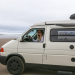 A bordo de uma van, jovem norte americana prova que é possível ser uma viajante solo
