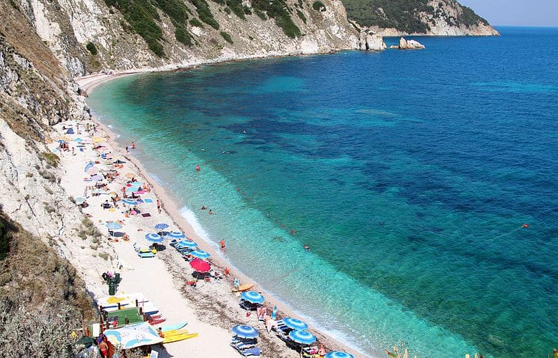 Praia de Sansone, em Elba