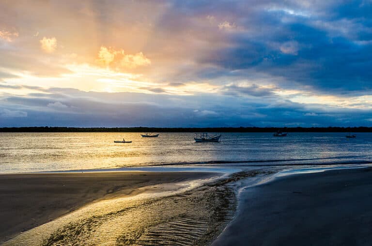 Isolada e tranquila, Ilha de Superagui reserva paisagens intocadas no Paraná