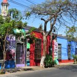 Bairro Barranco é reduto colorido e boêmio em Lima