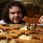 Londres sedia padaria para fãs de Game of Thrones, chamada “You Know Nothing John Dough”