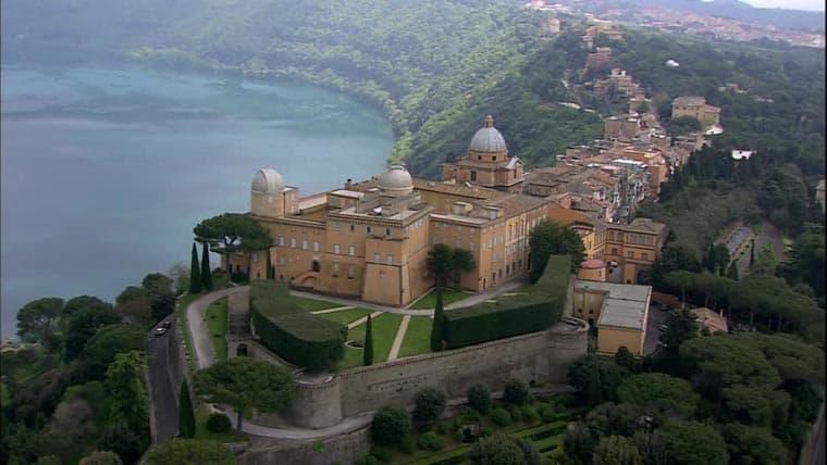 Conheça Castel Gandolfo, o refúgio de verão dos Papas na Itália
