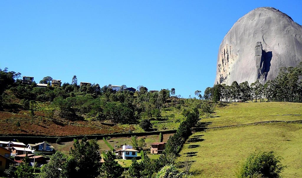 Parque da Pedra Azul, no Espírito Santo, reúne piscinas naturais, montanhas e trilhas