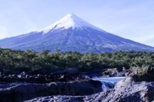 Com paisagens surpreendentes, Vulcão Osorno é uma das joias do Chile