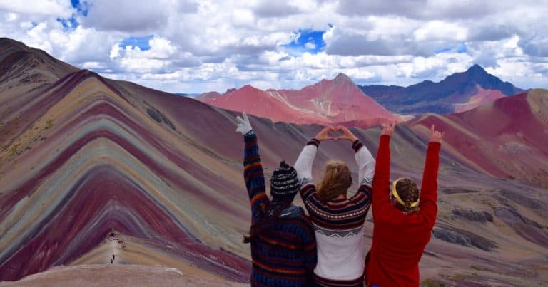 Montanhas Coloridas no Peru: surpreenda-se com essa maravilha na América do Sul