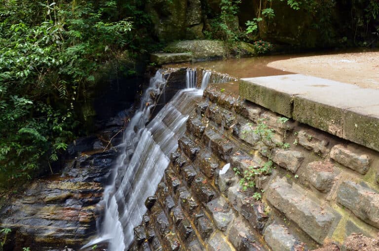 Precisa se refrescar? Então vá para a Cachoeira do Horto, no Rio de Janeiro