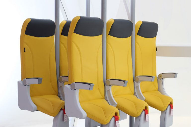 Companhia aérea italiana quer que você viaje em pé no avião