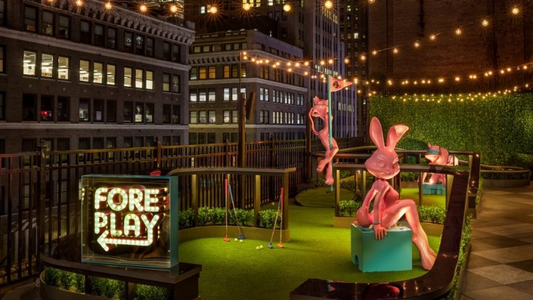 No topo de um prédio, bar Magic Hour em NY é um playground para adultos