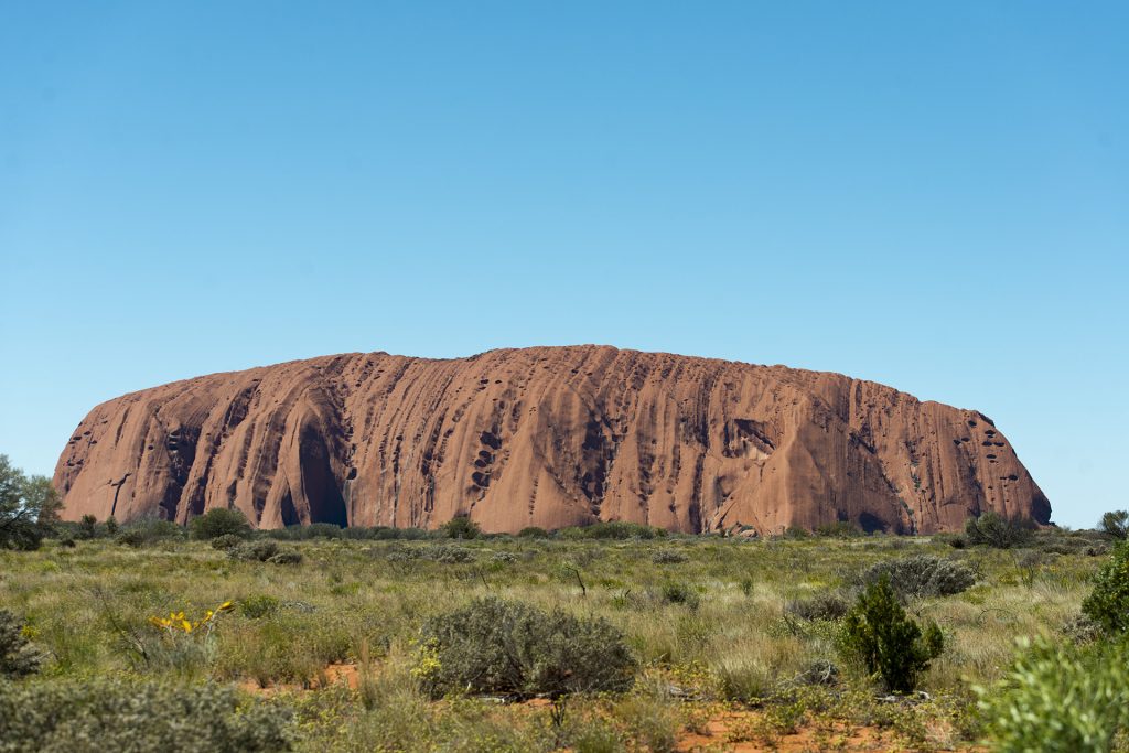 A polêmica em torno da Uluru Rock: por que a Austrália está vetando visitantes?