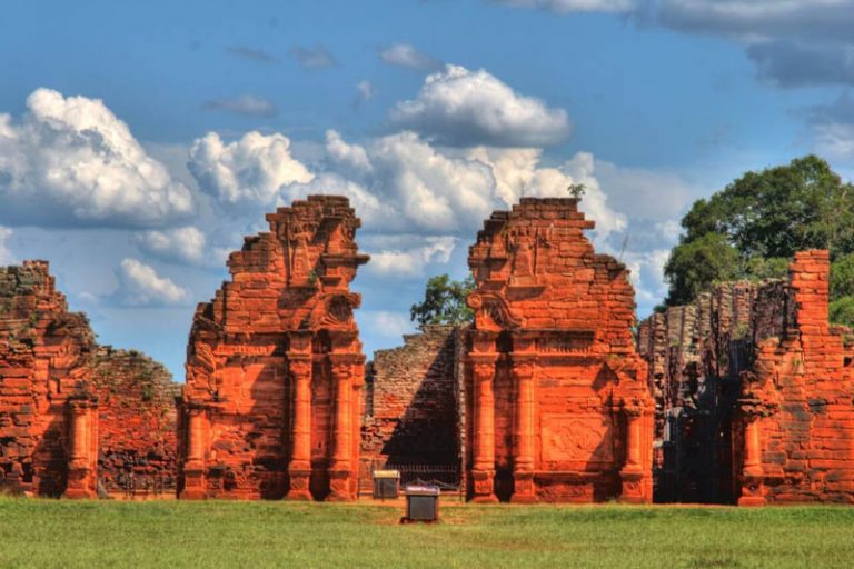 Ruínas de San Ignacio Miní: um passeio cheio de beleza e história pra contar