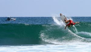 Montañita é o point dos surfistas na costa sul do Equador