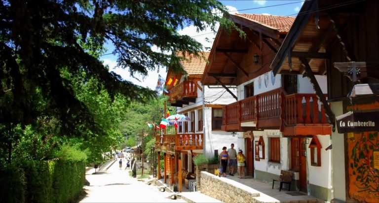 Arquitetura alemã e ecoturismo de La Cumbrecita, perto de Córdoba, vão te encantar