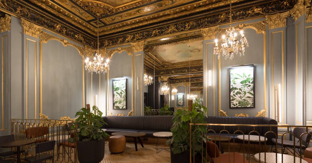 Loja da Starbucks Boulevard des Capucines em Paris é a cara da riqueza