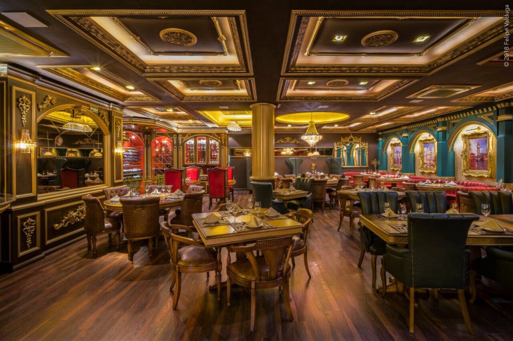 Restaurante em Gramado se inspira no Palácio Real do Reino Unido