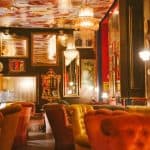 Pensão Amor, em Lisboa, faz antigo bordel brilhar como bar burlesco
