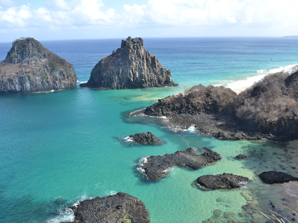 Dicas para conhecer Fernando de Noronha sem gastar muito? É possível, sim!