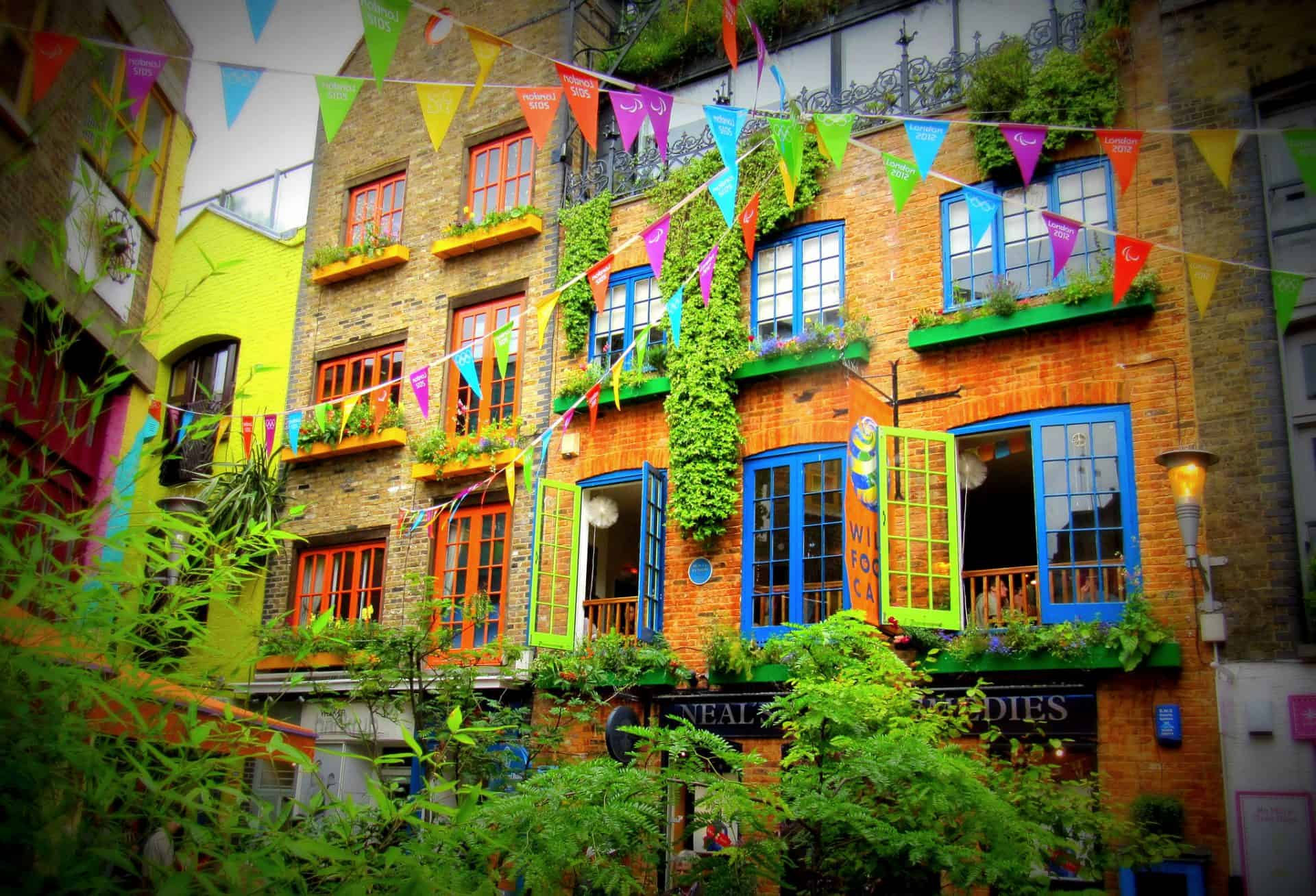 Descubra o Neal’s Yard, um escondido, colorido e charmoso beco em Londres