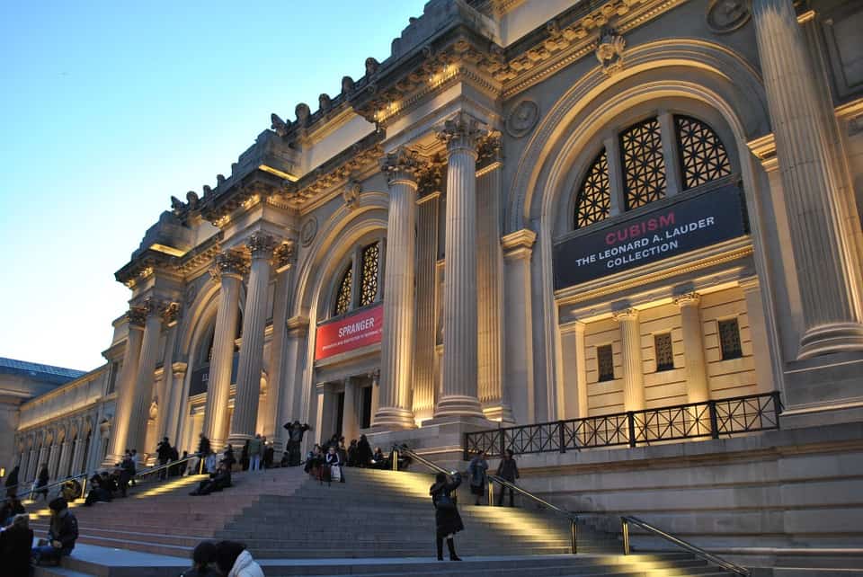 Metropolitan Museum of Art em Nova York tem peças da pré-história e contemporâneas sob o mesmo teto