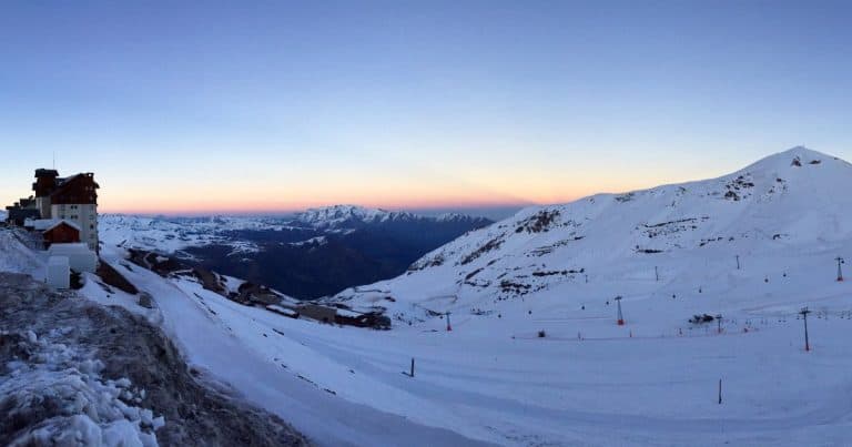 Vai para Santiago no inverno? Então, você precisa visitar o Valle Nevado