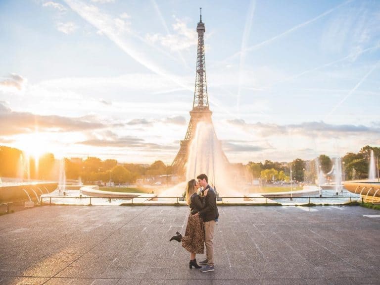 Fotógrafos brasileiros em Paris te ajudam a tirar fotos românticas e inesquecíveis durante sua viagem