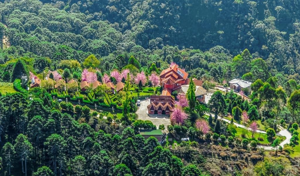 Pousada O Montanhês é refúgio nas alturas em Gonçalves (MG)