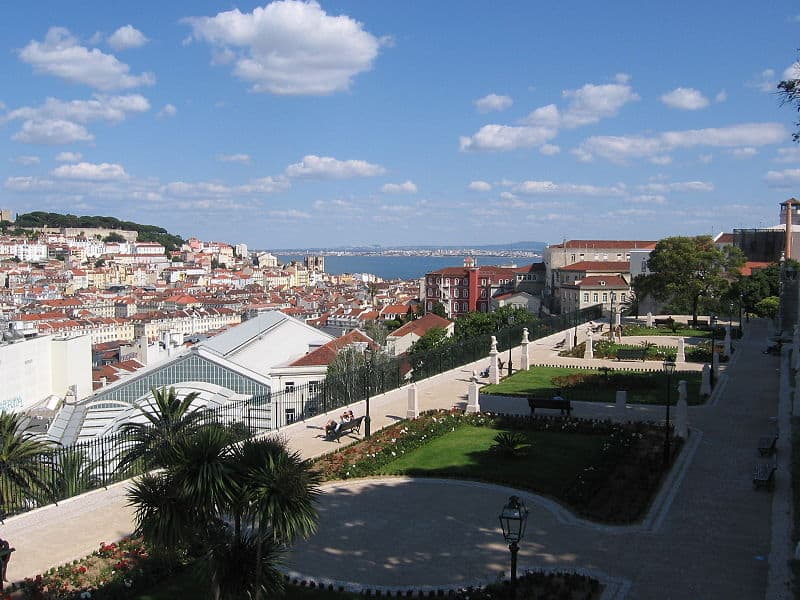 Miradouro e Jardim de São Pedro de Alcântara, em Lisboa