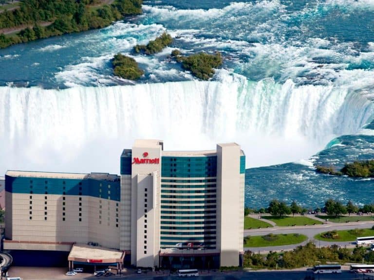 Hotel dos sonhos tem quartos com vista privilegiada para as Cataratas do Niágara