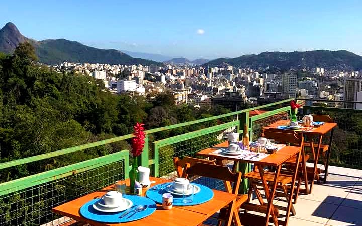 Café da manhã no RJ tem vista incrível para a cidade