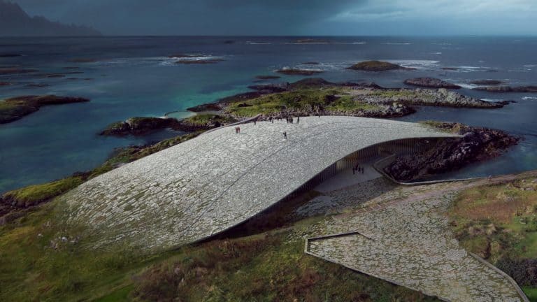 Museu semi-submerso propõe observação de baleias na Noruega