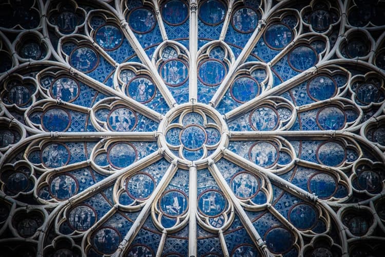 Como visitar Notre Dame em Paris: tudo que você precisa saber em 2025