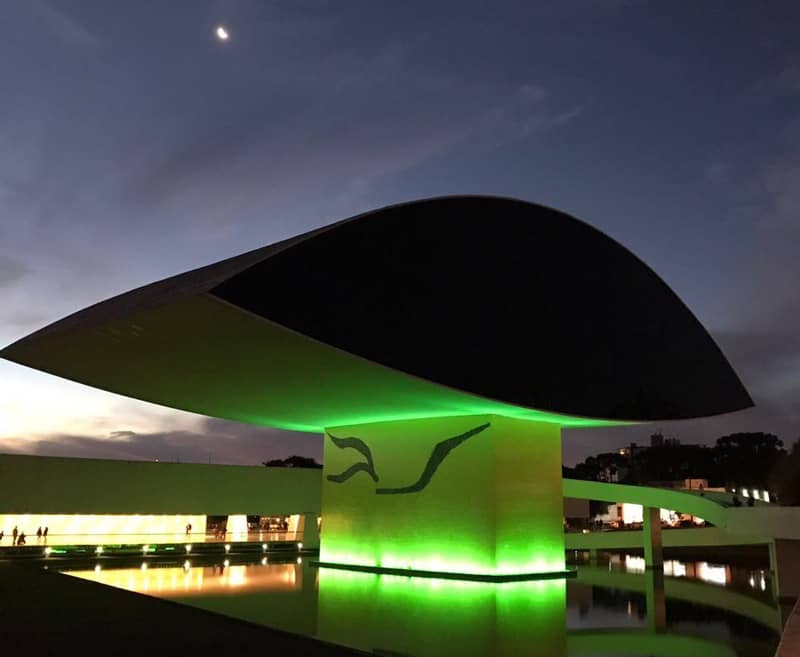 Vai visitar Curitiba? Você precisa conhecer o magnífico Museu Oscar Niemeyer, o Museu do Olho