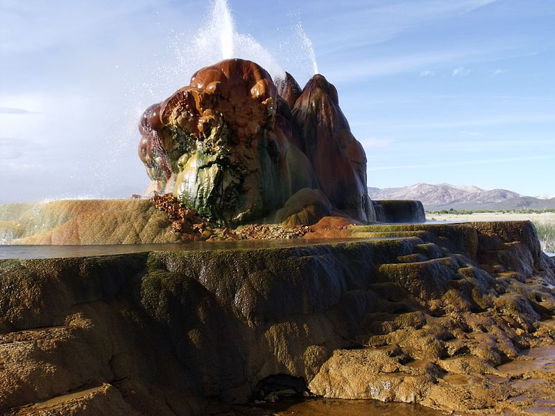 Fly Geyser visto de baixo