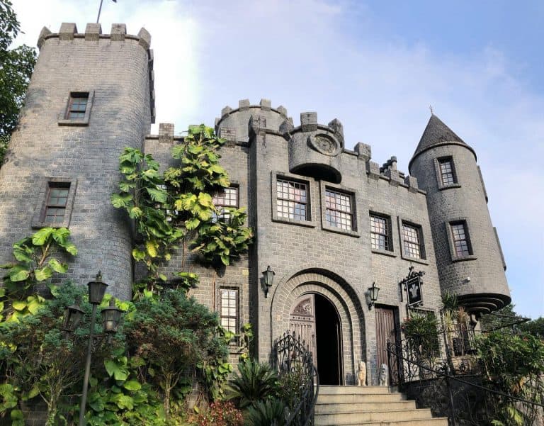Descubra o curioso castelo britânico de Santa Catarina