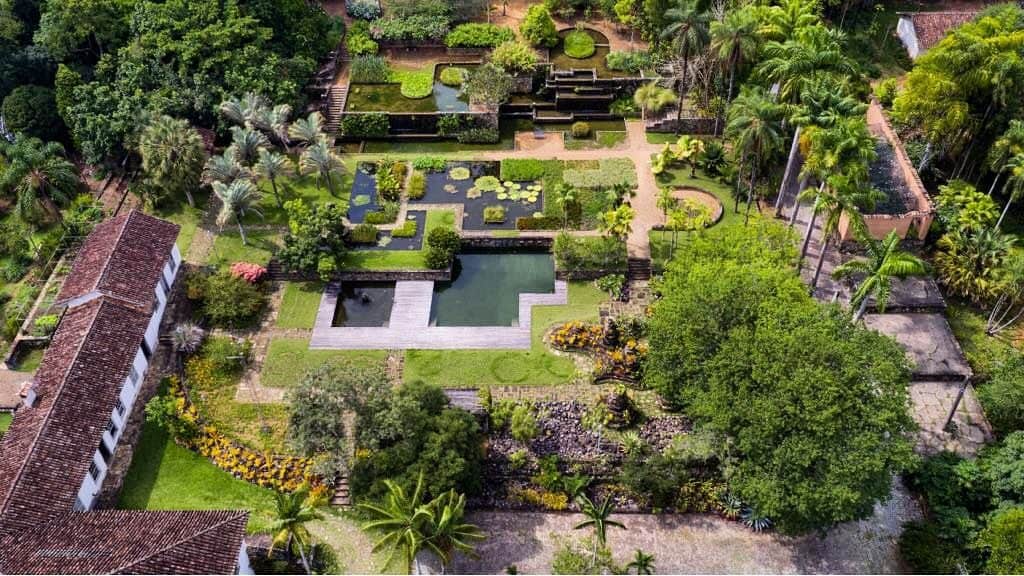 Fazenda com jardim de Burle Marx é opção de hospedagem em SP