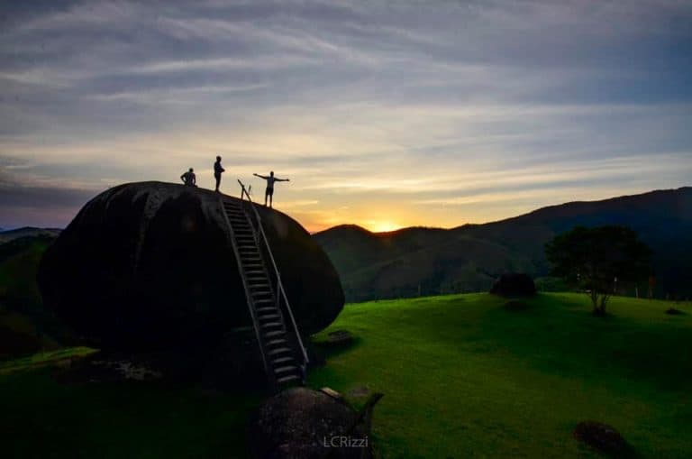 Mirante Pedra de São Francisco tem restaurante panorâmico e trilhas em SP