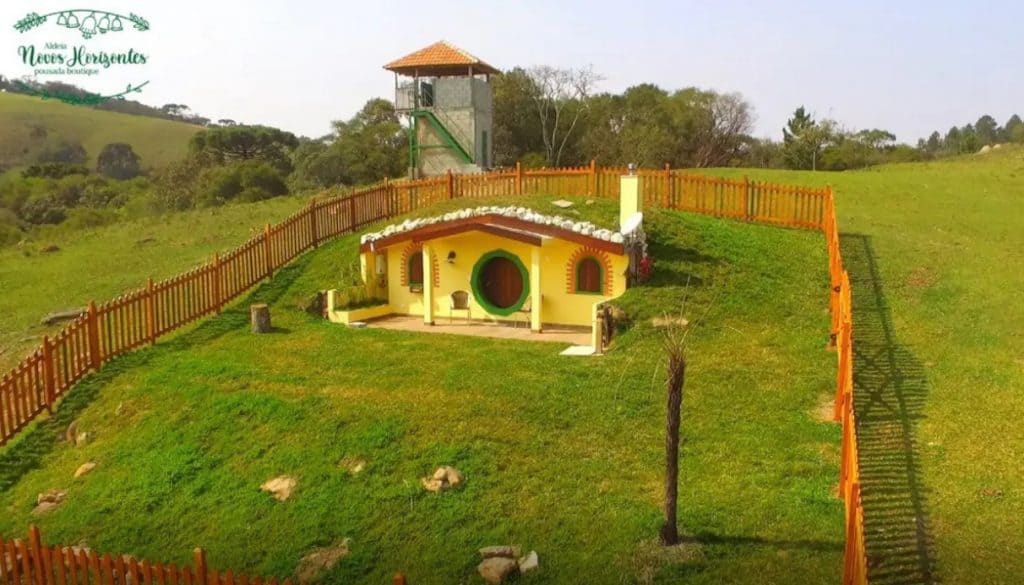 Pousada aldeia novos horizontes casa estilo hobbit perto de curitiba