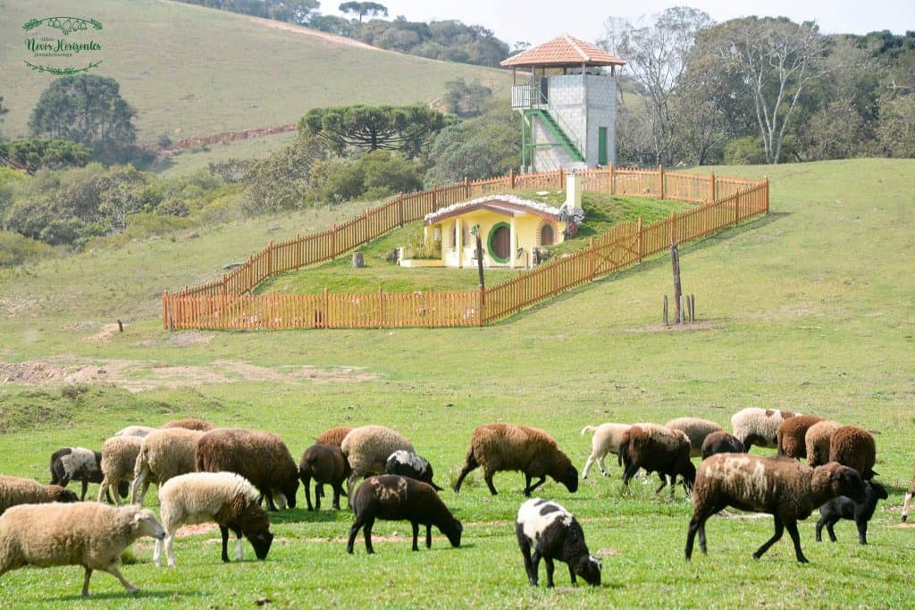 Pousada Aldeia Novos Horizontes casa estilo hobbit perto de curitiba