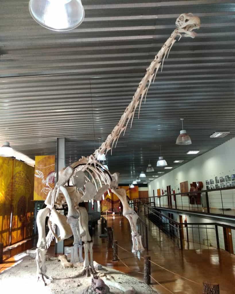 Museu dos Dinossauros (MG) tem esculturas gigantes e fósseis raros de  espécies nativas - Blog Quanto Custa Viajar