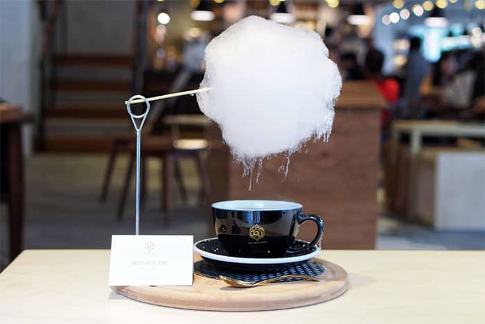 café com nuvem de algodão doce