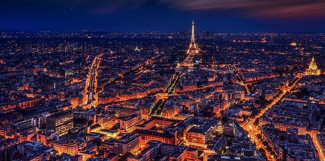 Vista aérea de Paris à noite/ Foto: Pixabay