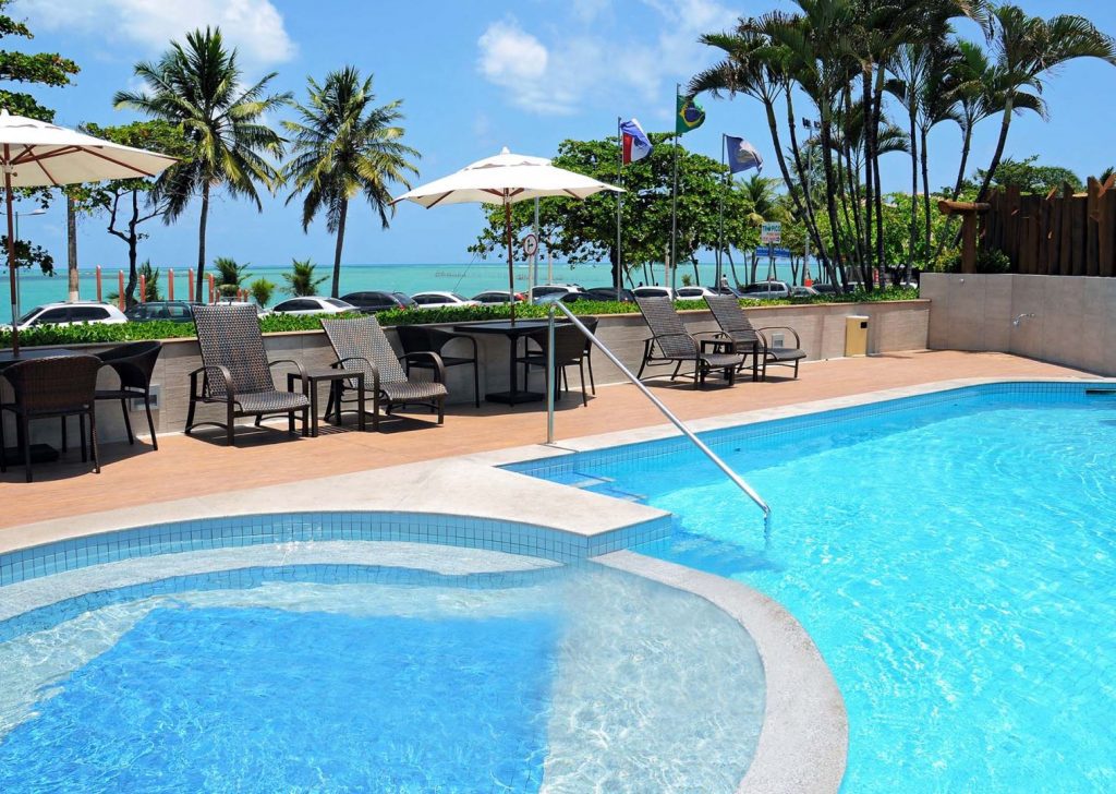 O Hotel Ponta Verde Maceió  está localizado em uma das melhores praias da cidade/Foto: Divulgação