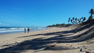 Conheça Imbassaí, destino ainda rústico de belas praias pertinho de Salvador, para todos os gostos e bolsos