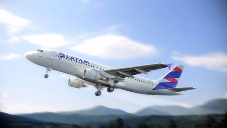 LATAM anuncia voo direto Curitiba-Santiago