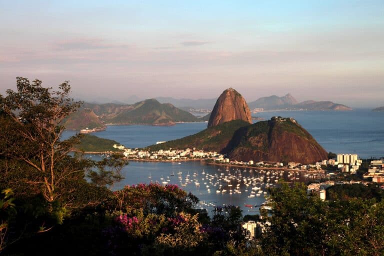 10 cidades no Brasil para viajar com os amigos imperdíveis