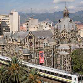 Quanto custa viajar para Medellín